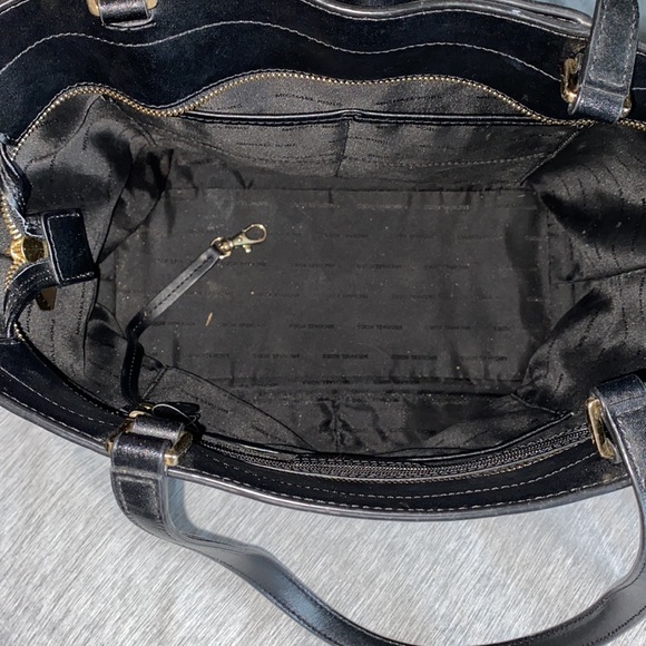 Michael Kors- Black Tote - Picture 4 of 5